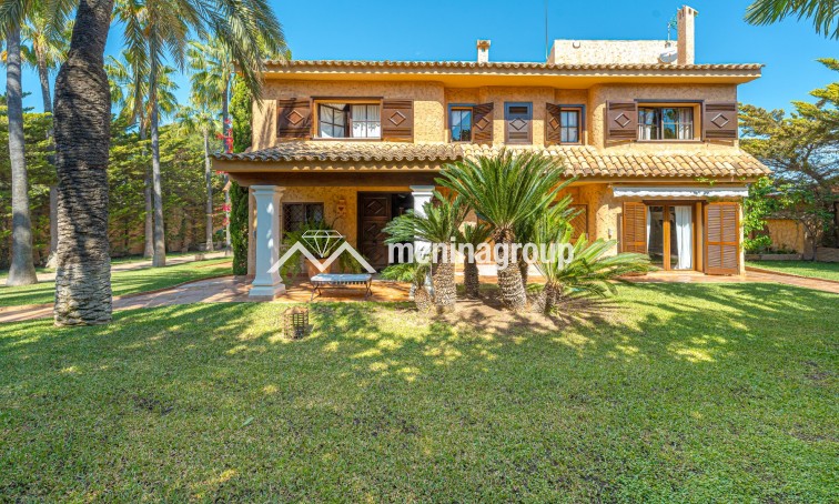 Venta · Villa · Benidorm